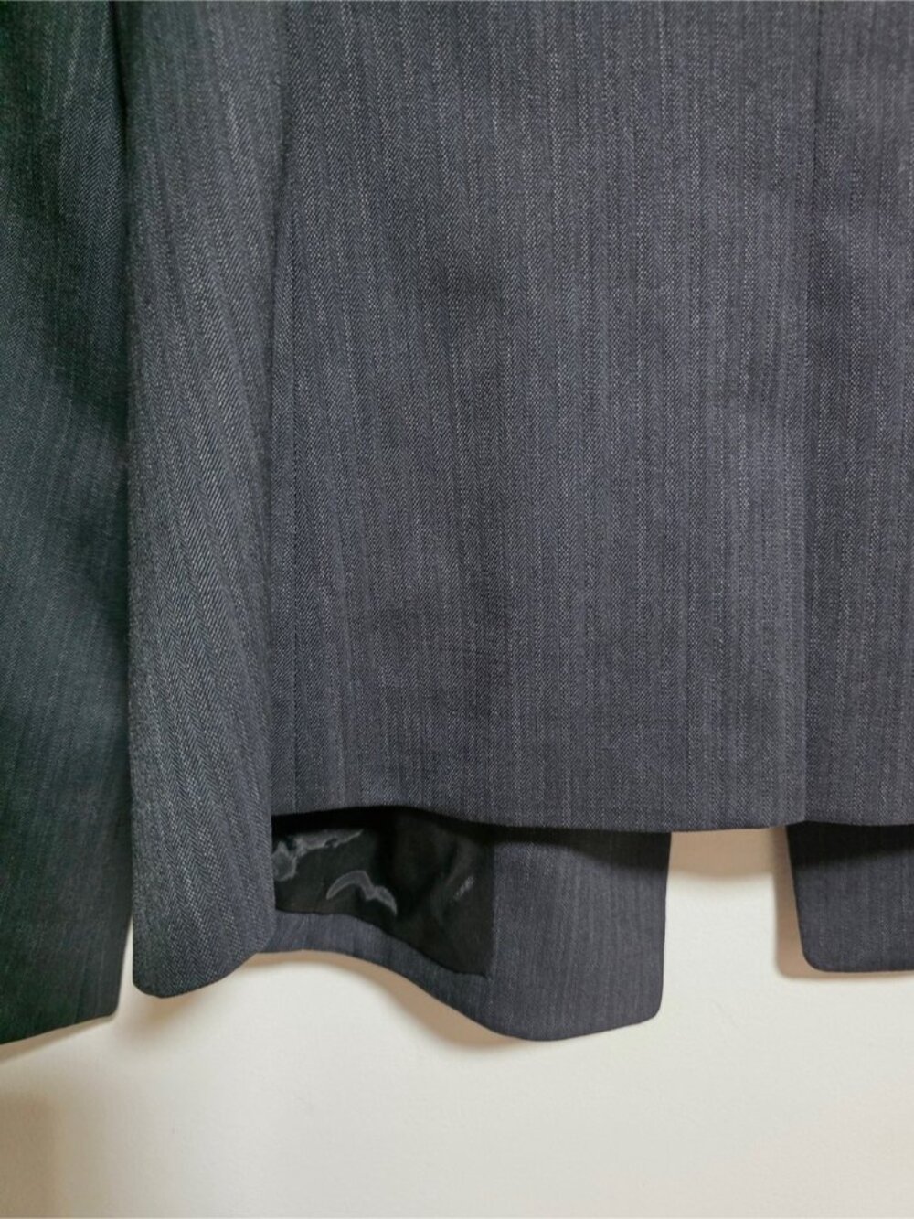 Hugo Boss Charcoal Gray Tailored Blazer – EU 36 / US 4 / UK 8 - Picture 10 of 11